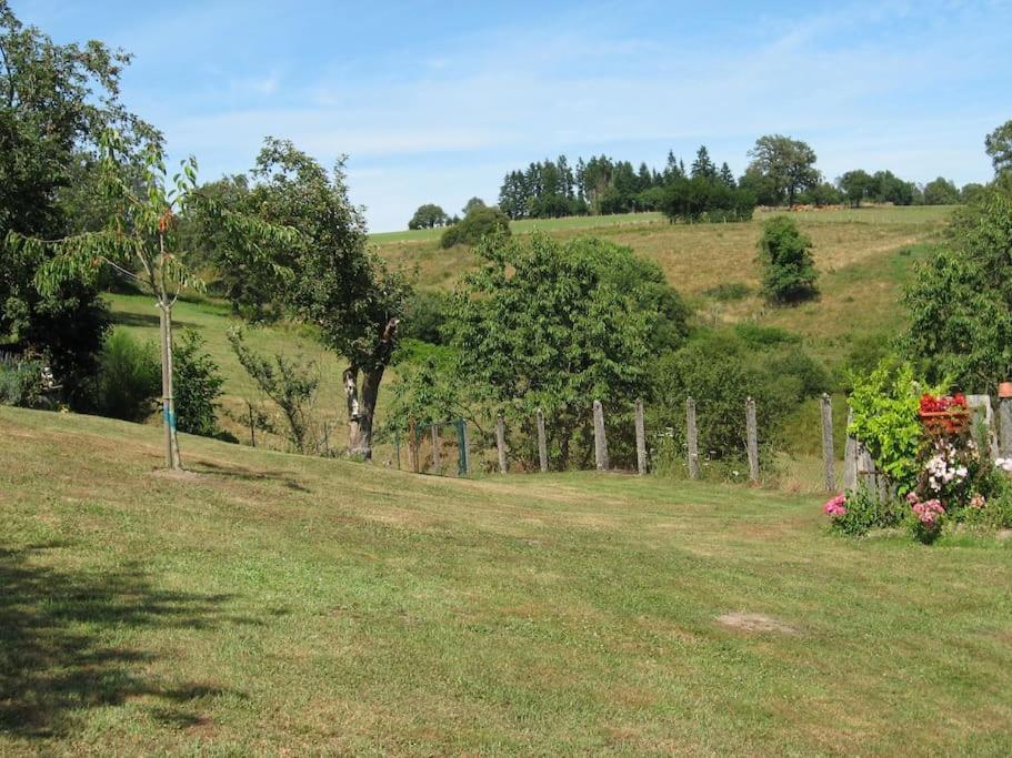 Cottage By The Chateau With Pool In National Parc Les Salles-Lavauguyon 외부 사진